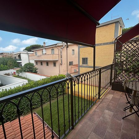 Guest House Le Vagabonde Fiumicino Bagian luar foto