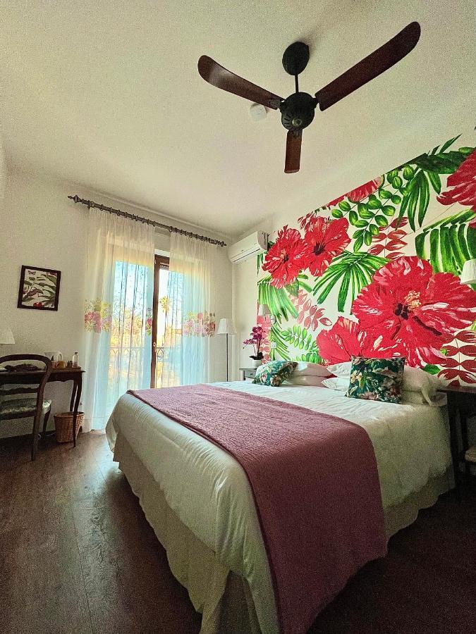 Guest House Le Vagabonde Fiumicino Bagian luar foto